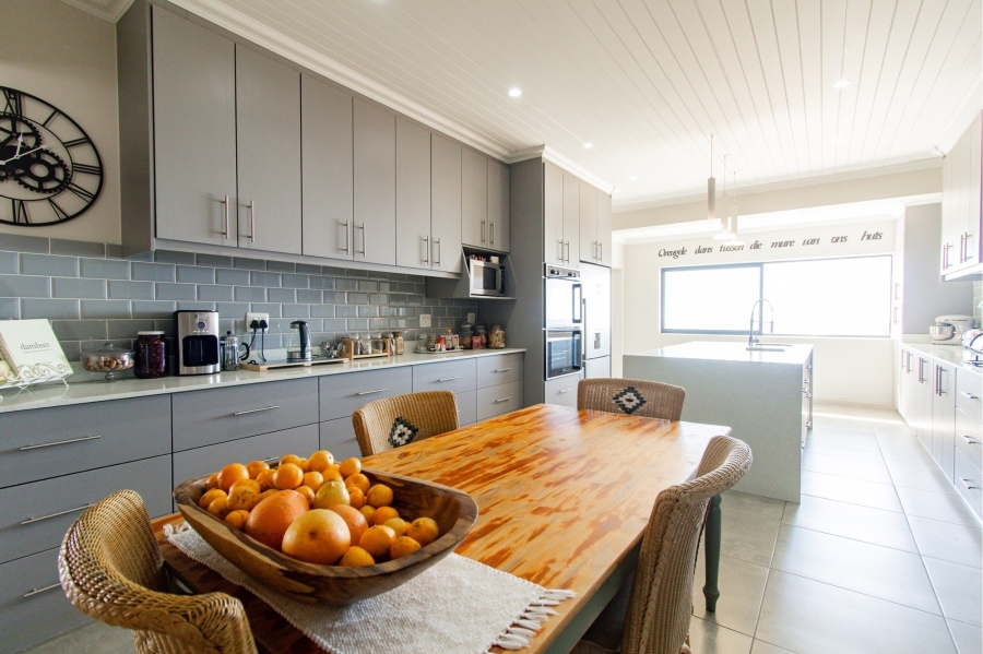 5 Bedroom Property for Sale in Da Gama Bay Western Cape